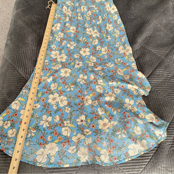 Monteau Los Angeles Floral Dress - Picture 7 of 9